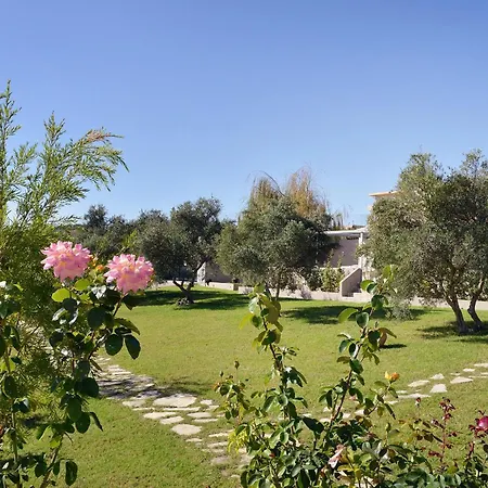 Alexandra's Garden Apartment *