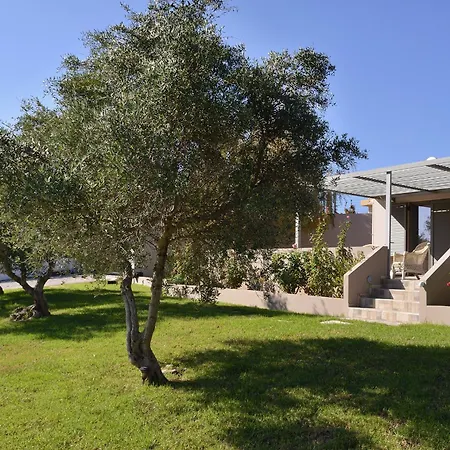 Alexandra's Garden Apartment Stalos